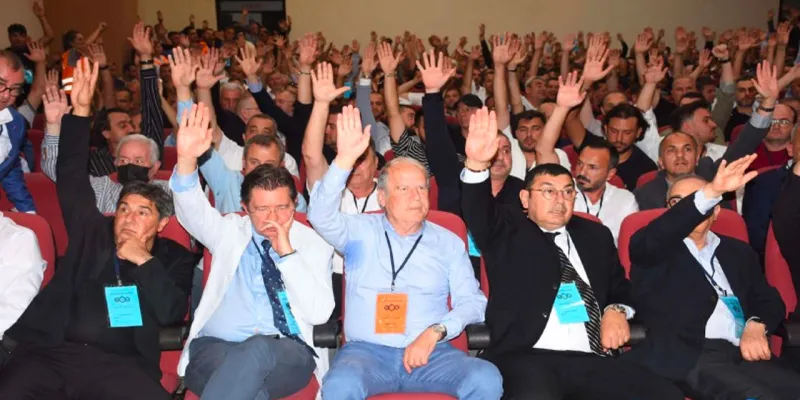 Altay'da Tarihi An: Baba Oğul Aynı Yönetimde! Şok Gelişme!
