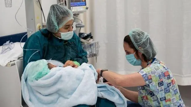 18 bin bebekte 1 görülüyor! 10 günlük bebek göz tansiyonu ameliyatı oldu