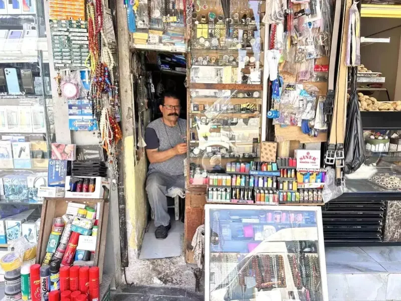 2 Metrekarelik Dükkanda Bir Ömür