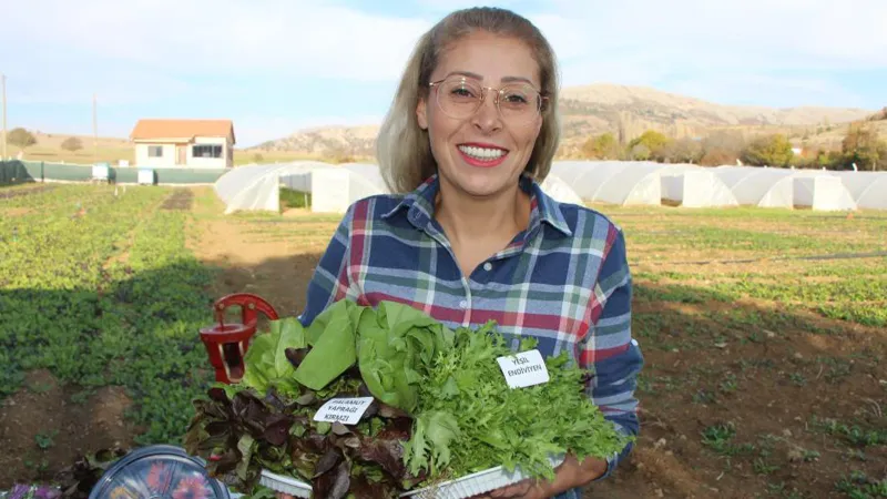 Amasya'da Köyüne Dönen Kadın Girişimci! 24 Ülkeden Tohum Getirdi