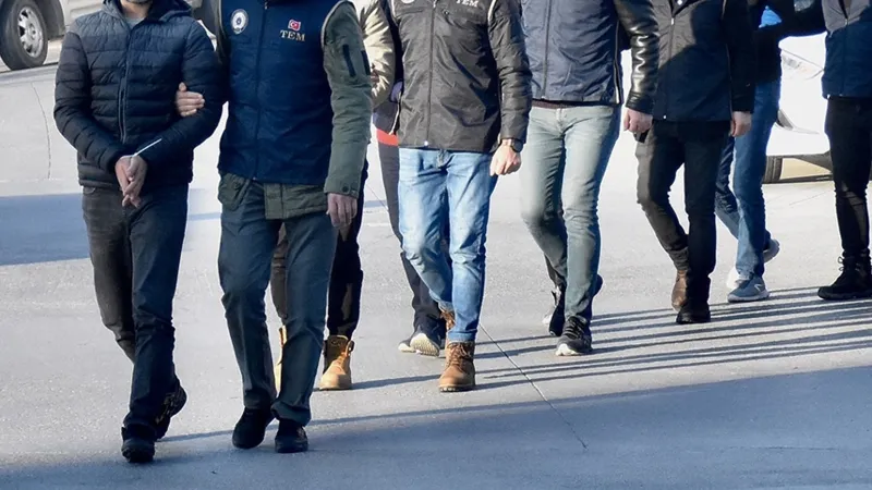 FETÖ'ye Büyük Darbe! 32 İlde Operasyon, Şok Tutuklamalar!