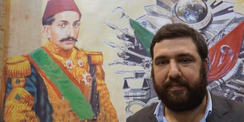 Abdülhamit'in torunu sahte diploması için sabahlara kadar telefonun başından ayrılamamış