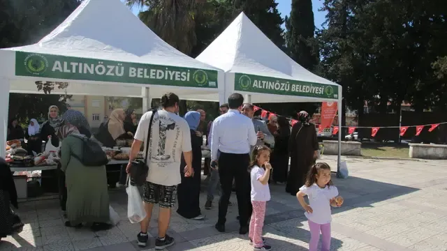Altınözü’nde Hayır Kermesi Düzenlendi