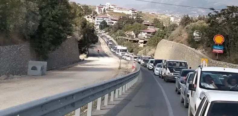Antakya-Samandağ Karayolunda Yol Çalışmaları Trafiği Felç Etti