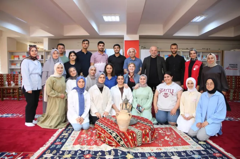 Antakya’da Depremzede Gençlere Medya Eğitimi Semineri