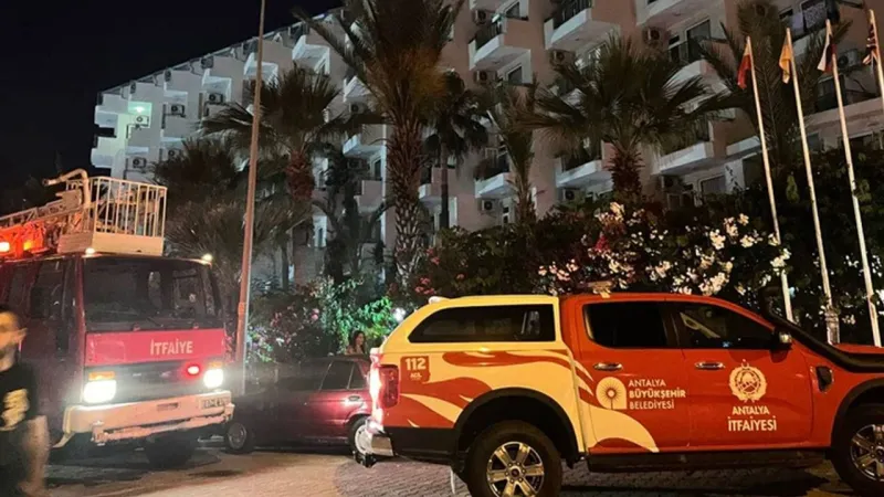 Antalya'da Otel Yangını! 622 Turist Neden Tahliye Edildi?