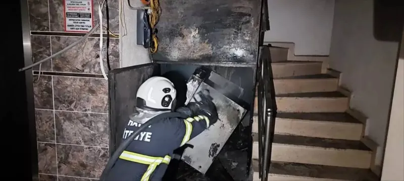 Arsuz'da Korkunç Yangın! Elektrik Panosu Alev Aldı, Yaralılar Var