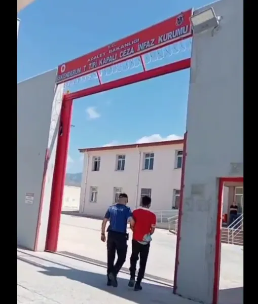 Arsuz’da minibüste taciz: Şüpheli tutuklandı
