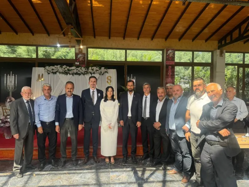 Aynı Belediyede çalışan çiftlerin yüzükleri takıldı