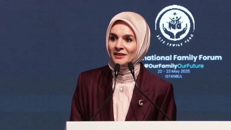 Bakan Göktaş: Modern hayatın dayattığı yaşam biçimi, aile kurmayı yük gibi gösteriyor; gençler evlilikten uzaklaşıyor