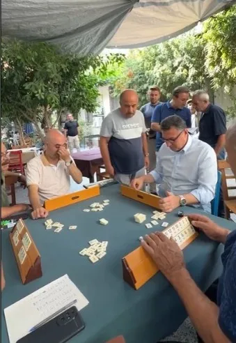 Başkan Dönmez Okey Masasında! Esnaf Ziyareti Renklendi