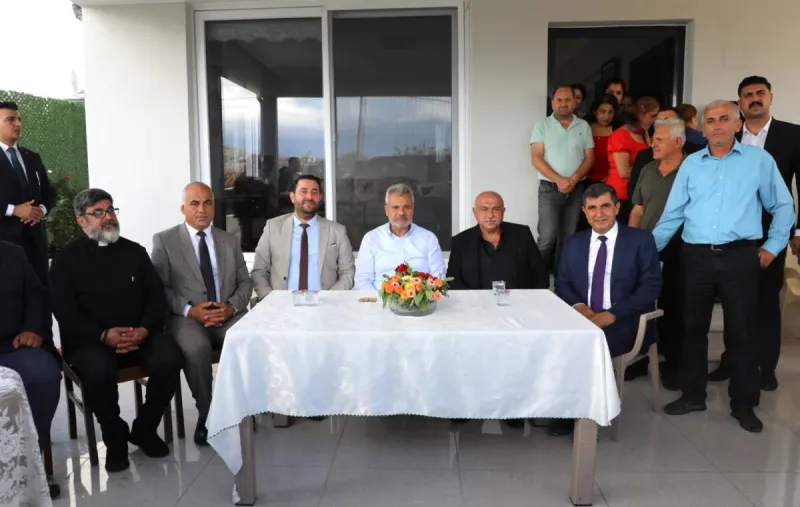 Öntürk'ten Samandağ'a Ziyaret! Birlik Mesajı Herkesi Duygulandırdı
