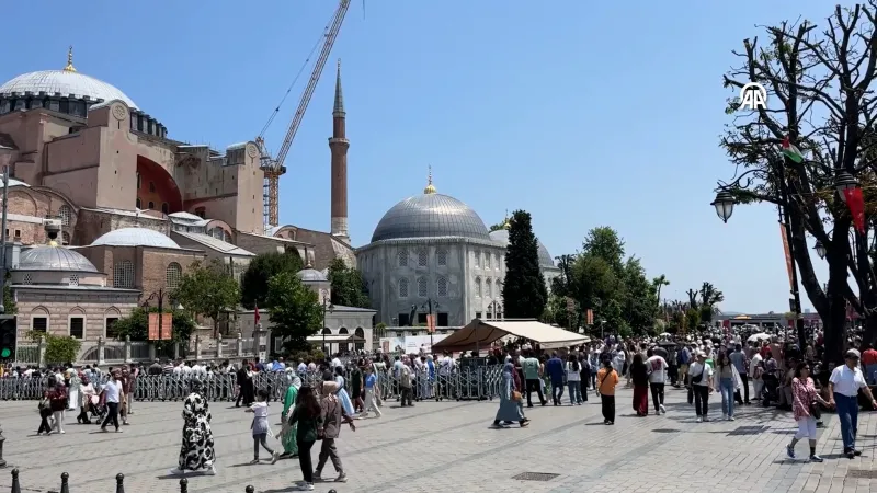 Bayramın üçüncü günü İstanbul'da ziyaretçi yoğunluğu