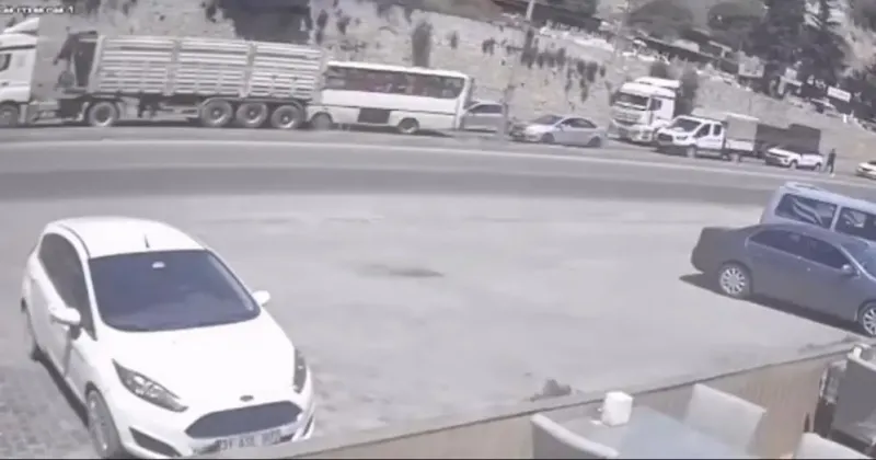 Belen'de Feci Kaza! Midibüs Tırla Çarpıştı: İşte O Anlar!