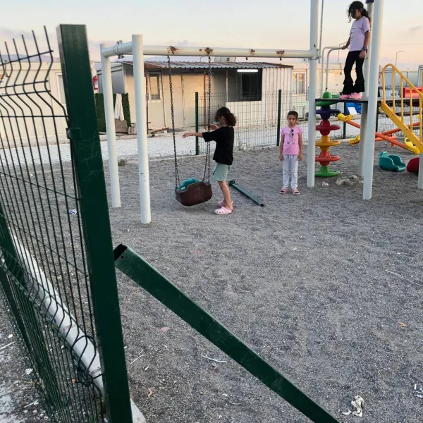 Bu Park Çocuklara Değil, Tehlikeye Açık!