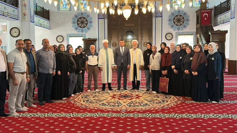 Cemaatin Gözyaşlarıyla Veda Ettiği İmam Emekli Oldu