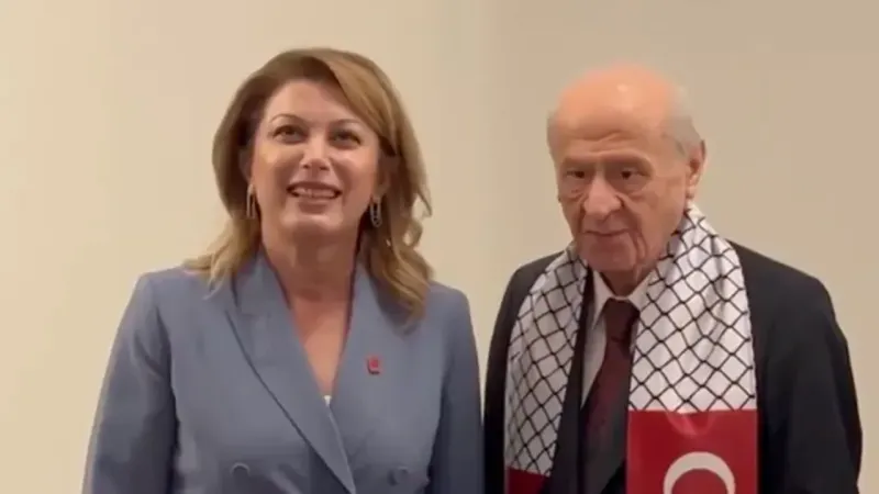 Bahçeli'ye CHP'li Vekilden Kurabiye Sürprizi! Meclis'te Neler Oldu?