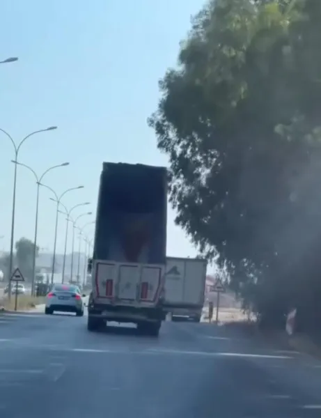 Damperi Açık Kamyon Trafikte Gerginlik Yarattı