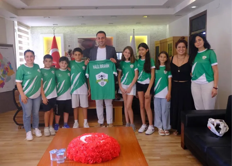 Defne'den Drone Futbol Takımı! Gençler Sahaya İndi