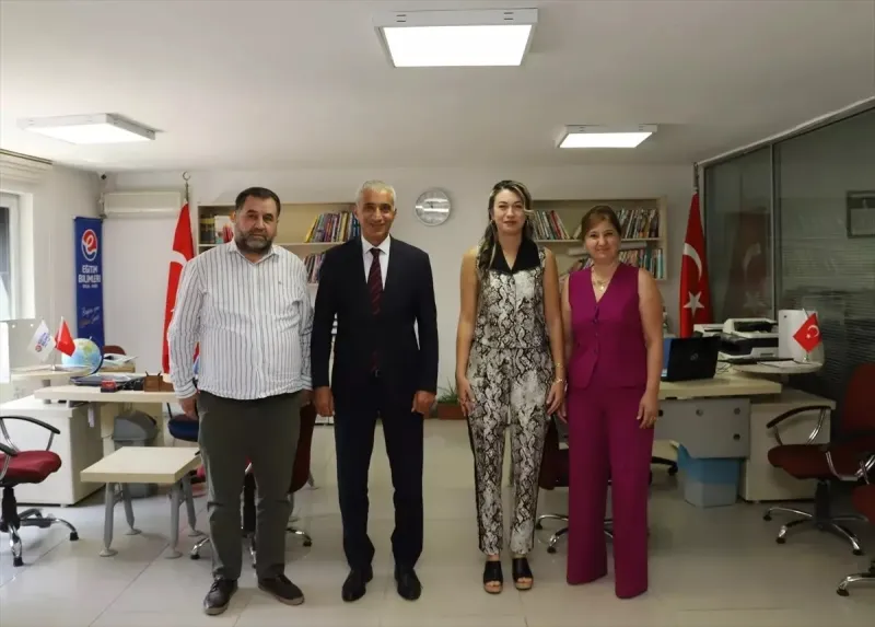 Depremzede Öğretmene Moral Ziyareti! Gölbaşı'ndan Destek