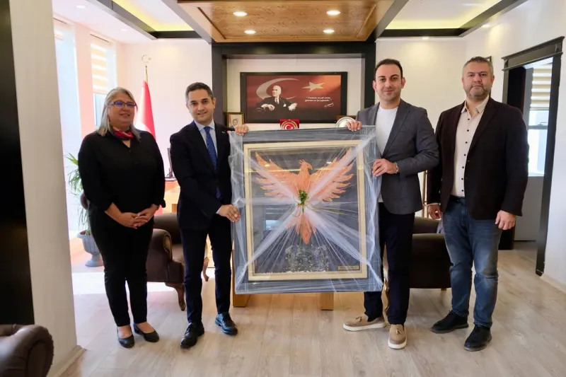 Defne'den Anka Kuşu Yükseliyor: Deprem Sonrası Sanat Mucizesi!