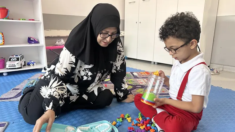 Depremzede Babaanne ile Otizmli Halil’in Güçlü Bağı