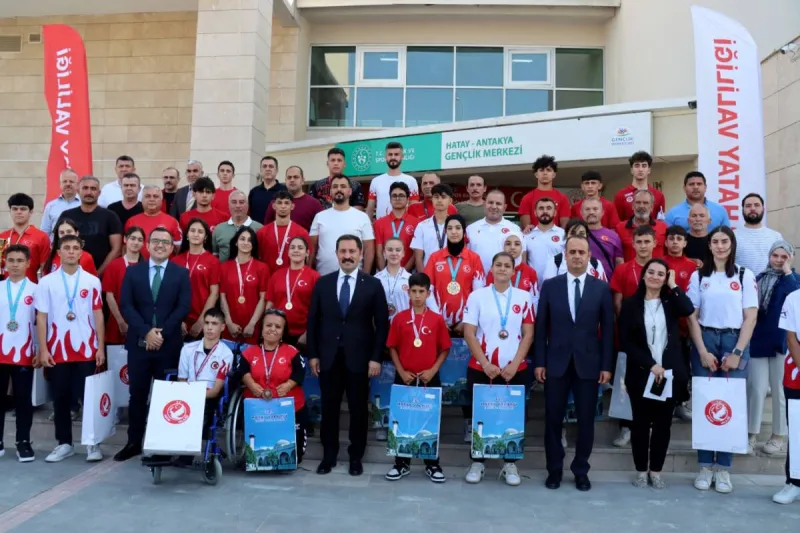 Depremzede Sporculara Vali Desteği
