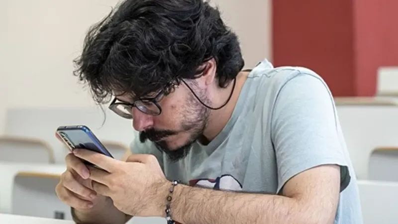 Doğuştan görme engeline rağmen iki bölüm birincisi oldu: Cambridge’den kabul aldı