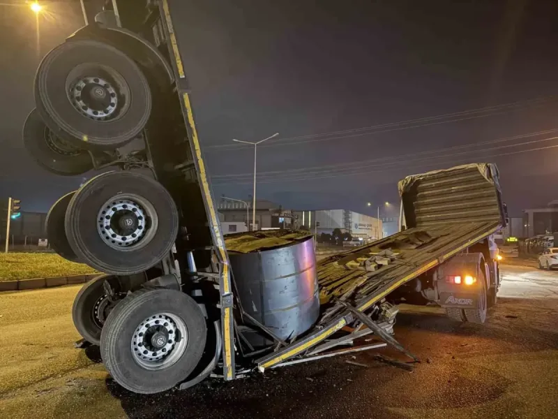 Dorsesi Ayrılan Tır Korkulu Anlar Yaşattı