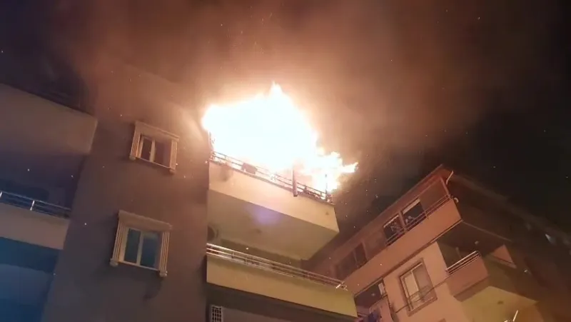 Dört Katlı Binada Yangın Paniği: Ekipler Zamanında Yetişti