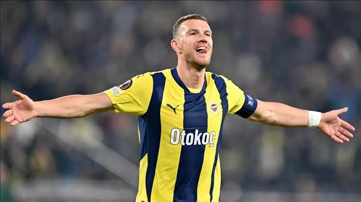 Dzeko Fenerbahçe'ye Veda Etti! İşte Ayrılık Sebebi