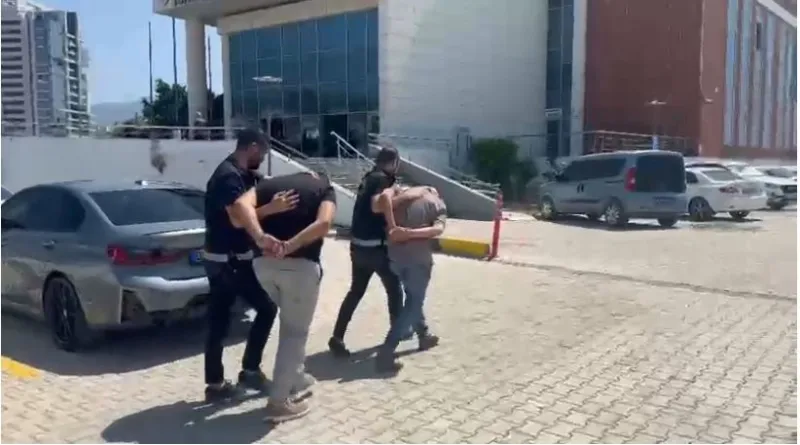 Emniyetin Takibi Sonuç Verdi: 2 Aranan Şahıs Gözaltında
