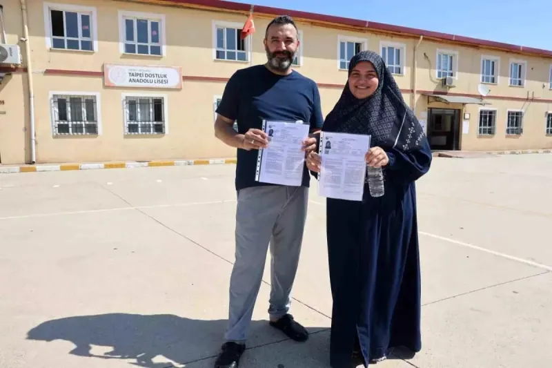 Evli Çift Sınava Yan Yana Girmenin Heyecanını Yaşadı