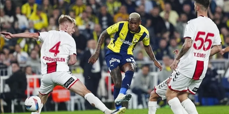 Fenerbahçe Samsun'da! İlk 11'i Gören Şok Oldu!