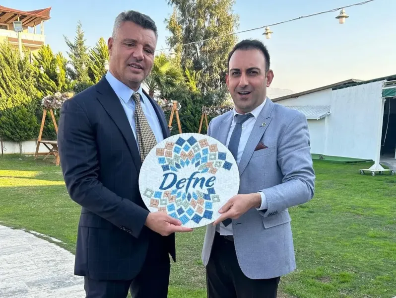 Fenerbahçe’nin yeni başkanı Defne’ye spor salonu kazandırdı