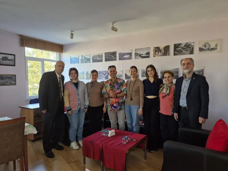 Gazeteci Solak’tan Gençlere Tavsiye: “Kendiniz Olun, Özentilere Kapılmayın”