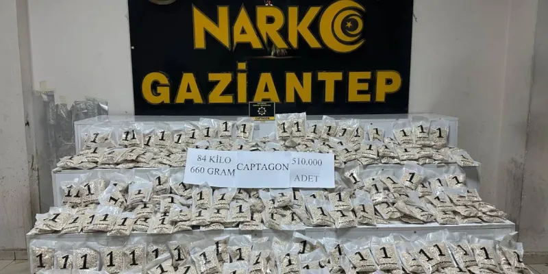 Gaziantep'te TIR'da Şok Baskın! 510 Bin Uyuşturucu Hap Ele Geçirildi