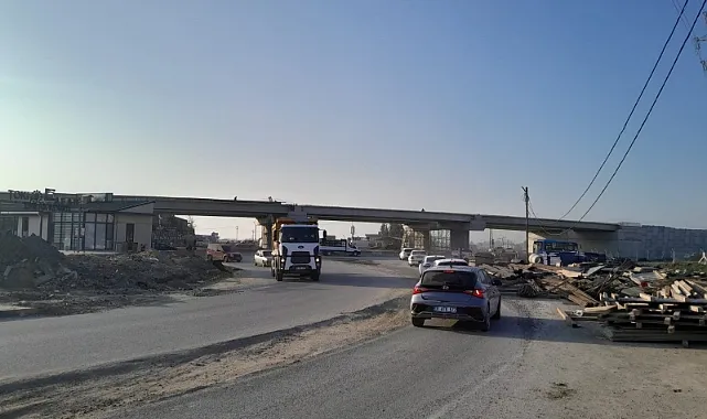 Gülderen Üstgeçidi Geçici Olarak Trafiğe Kapatıldı