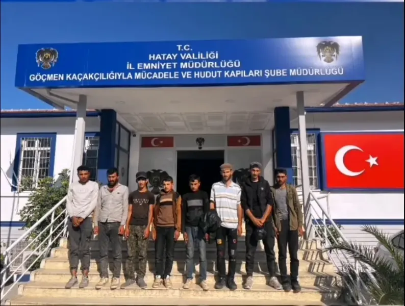 Hatay'da Göçmen Kaçakçılarına Şok Baskın! 8 Kaçak Yakalandı
