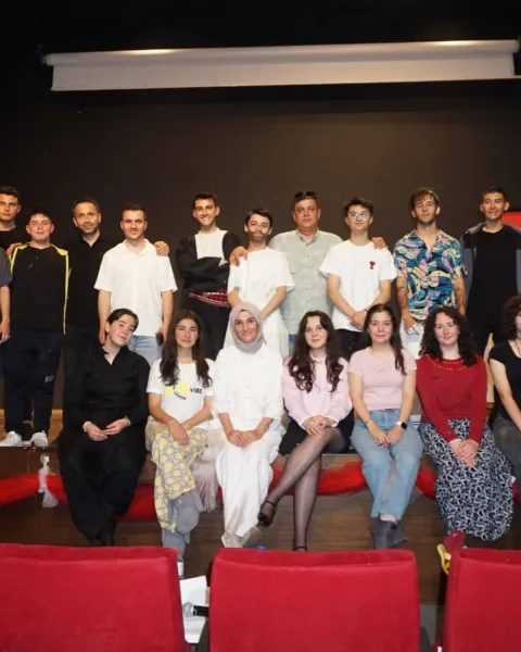 Hatay Fen Lisesi Tiyatro Ekibi Türkiye Üçüncüsü Oldu