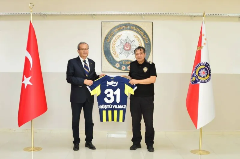 Fenerbahçe'den Hatay Emniyet Müdürü'ne Özel Forma Sürprizi!