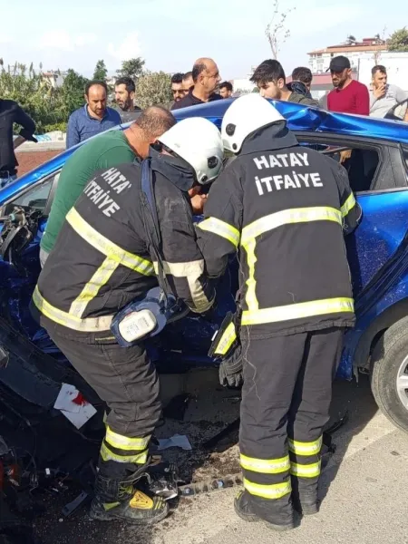 Hatay Trafiğinde Korkutan Anlar: Kavşakta Çarpışma