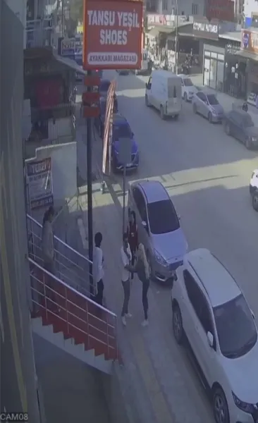 Hatay’da bir kez daha deprem! Vatandaşlar panikle sokağa çıktı