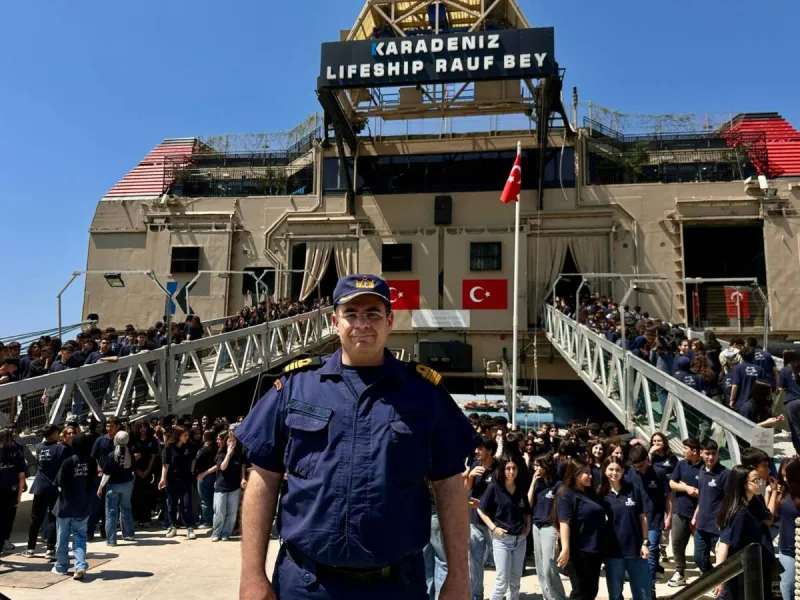 Hatay’da bir komutan, yıllar sonra okuluna geri döndü