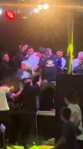 Hatay Düğününde Şok! Soliste Halay Başında Saldırı