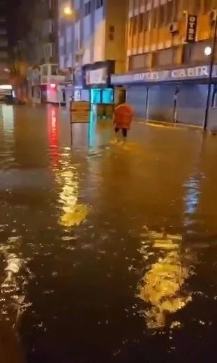 Hatay'ı Sel Vurdu! İskenderun ve Dörtyol Sular Altında!