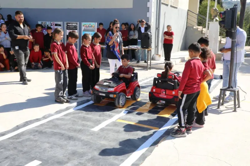 Hatay'da Miniklere Trafik Eğitimi: Geleceğin Sürücüleri Yetişiyor!