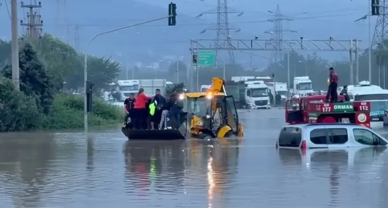Hatay’da sağanak yağış felakete dönüştü
