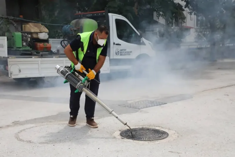 Hatay’da Sağlık İçin HBB İlaçlama Ekipleri Görev Başında