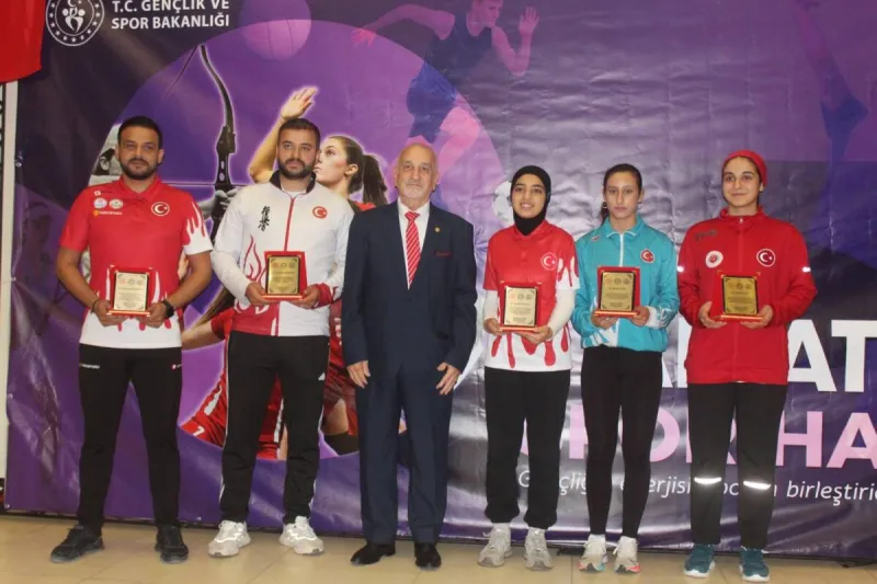 Hatay’da Sporun En’leri Ödüllerini Aldı